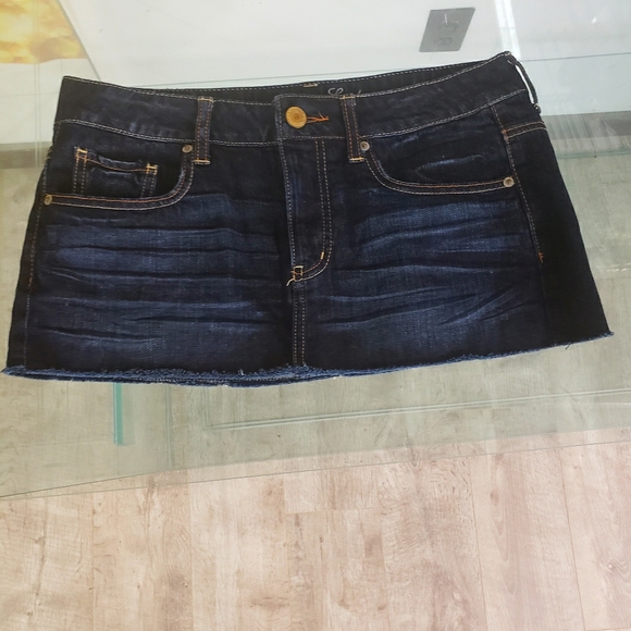 Used - Picture 2 of 2